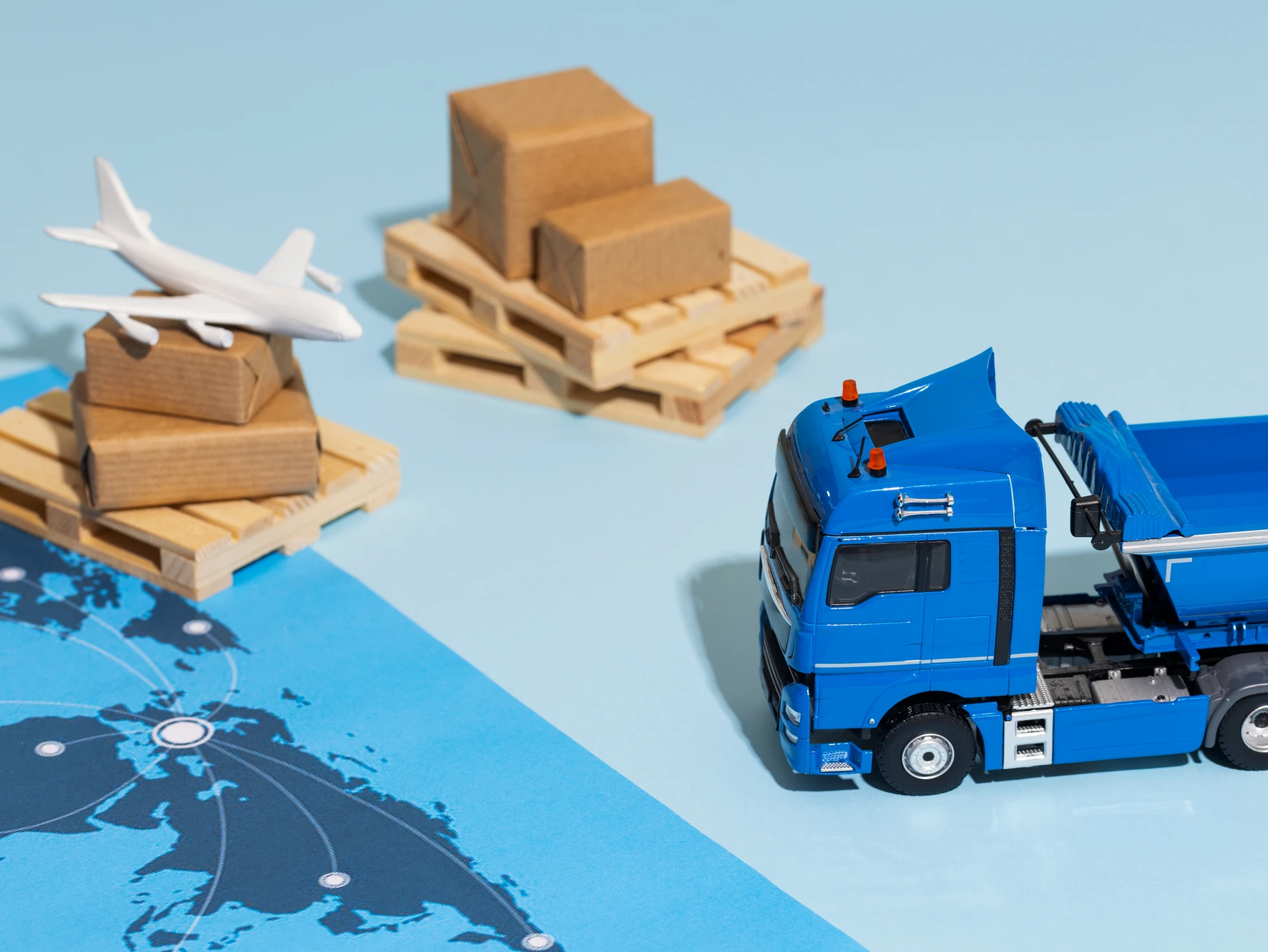 international parcels and pallets