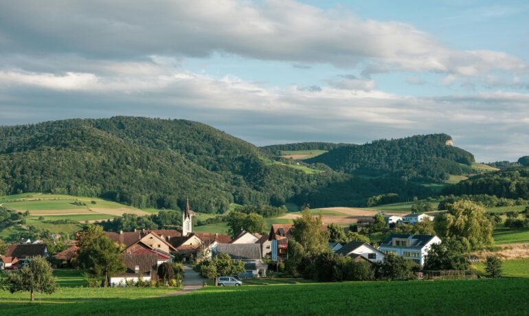 Uncovering the Charm of Sunbury