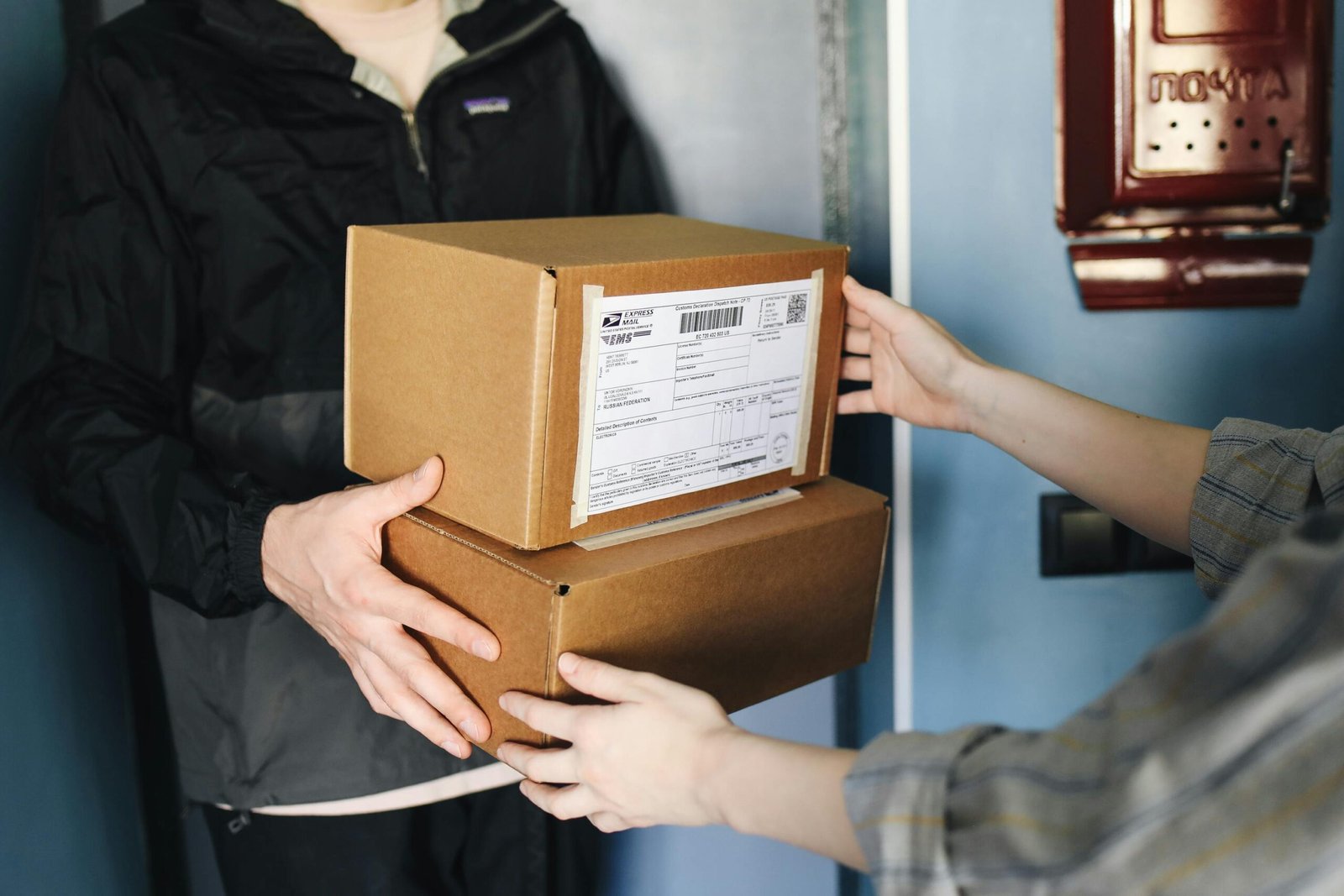 Best Courier Services for eBay Sellers in the UK