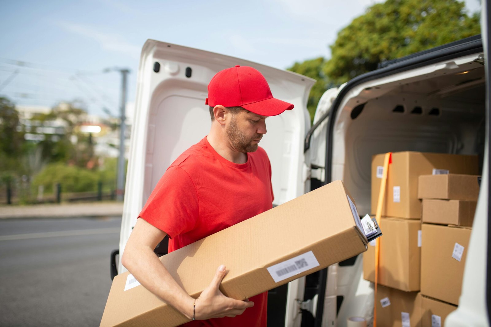 B2B Courier vs Freight