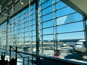 Fast & Reliable Courier Services Near Luton Airport