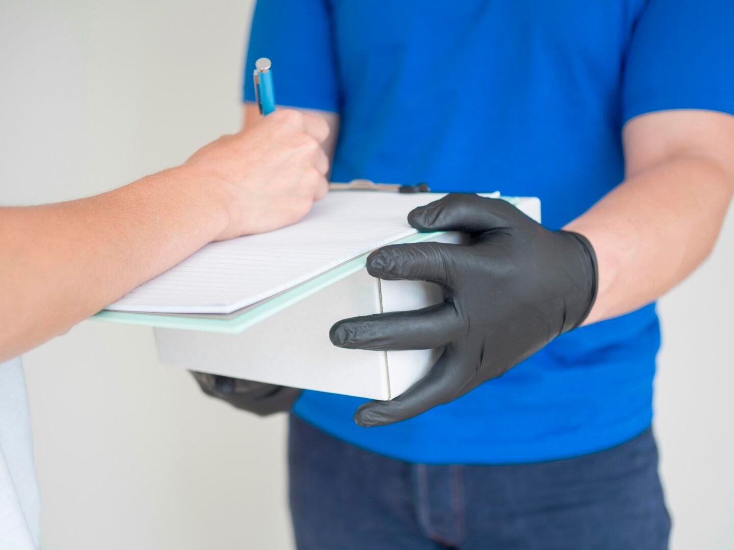 same day courier for diagnostic labs